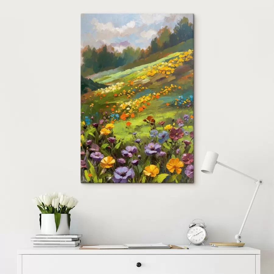Fototapete Impressionistischer Hügel in voller Blüte mit Wildblumen s48827