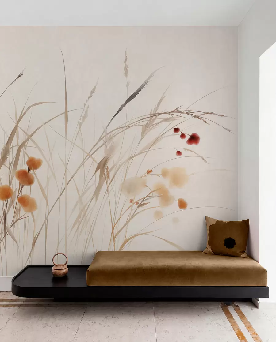 Fototapete Hohe Gräser und kleine orangefarbene Wildblumen vor einem blassen Hintergrund, strukturierter Boho-Stil w09902