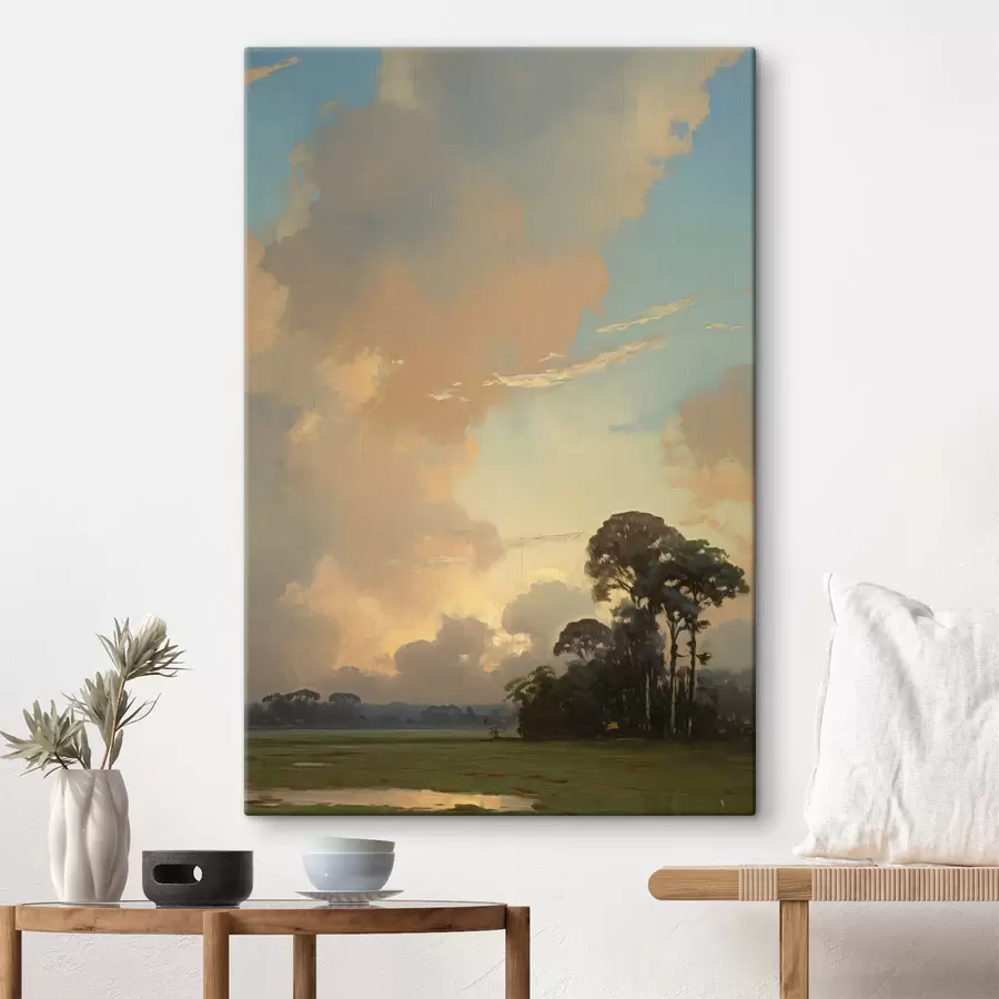 Fototapete Eine Landschaft mit einer Wiese und Bäumen in der Ferne, bewölkter Himmel s49774