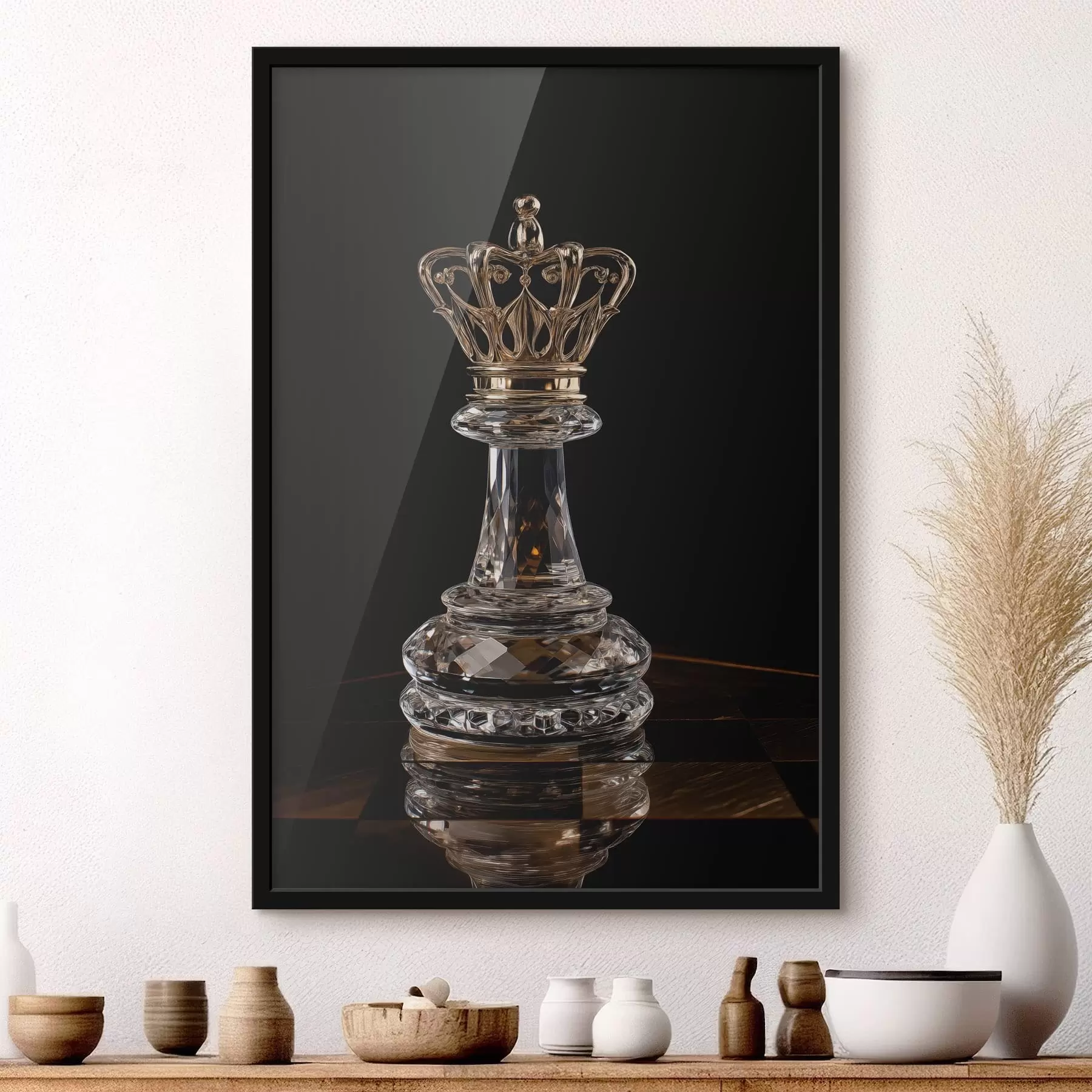 Fototapete Schachkönigin aus Glas vor dunklem Hintergrund f49946