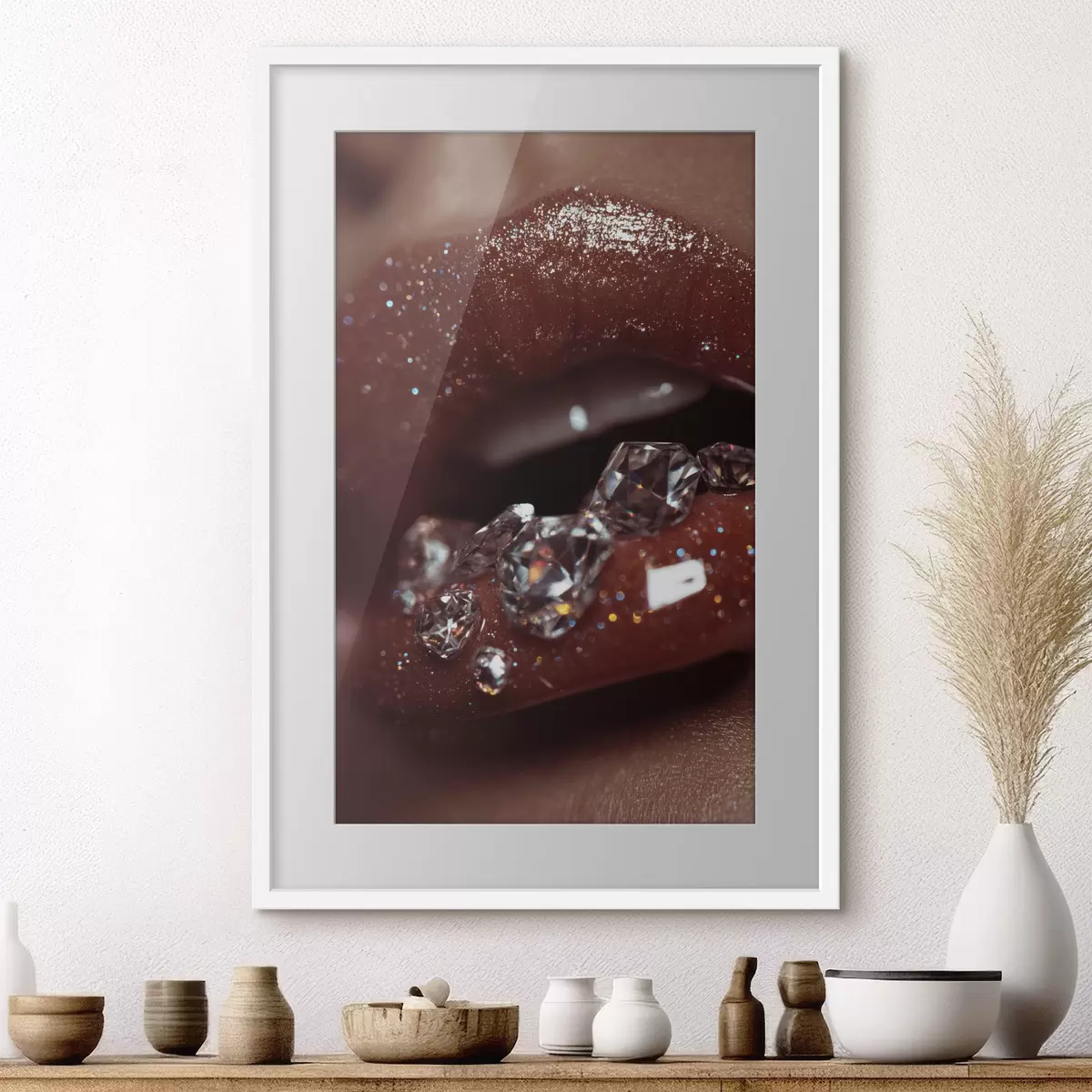 Poster Nahaufnahme von glänzenden Lippen mit transparenten Kristallen f49977