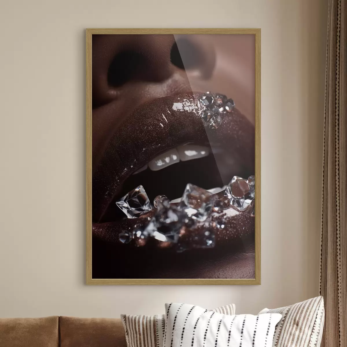 Poster Nahaufnahme von glänzenden Lippen mit transparenten Kristallen f49983