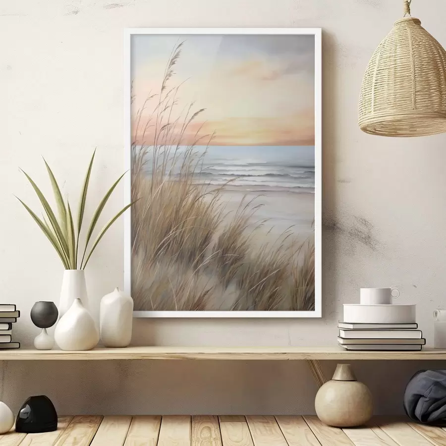 Fototapete Hohes, trockenes Gras im Vordergrund, dahinter ein Strand und das Meer, sanfter Sonnenuntergang in Pastelltönen f50210