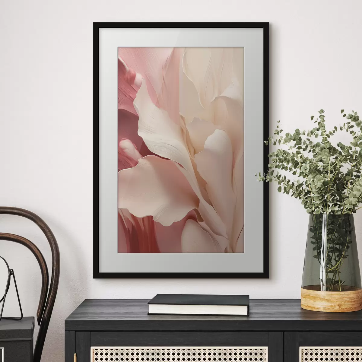 Poster Zarte, vielschichtige Blütenblätter mit roten und rosa Akzenten f50635