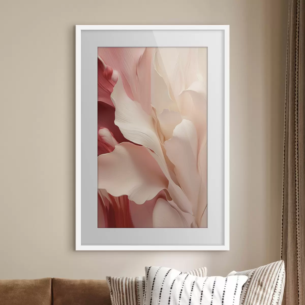 Poster Zarte, vielschichtige Blütenblätter mit roten und rosa Akzenten f50635