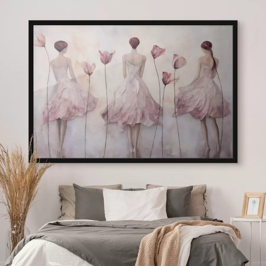 Fototapete Drei weibliche Figuren in rosa Kleidern inmitten von Blumen f50582