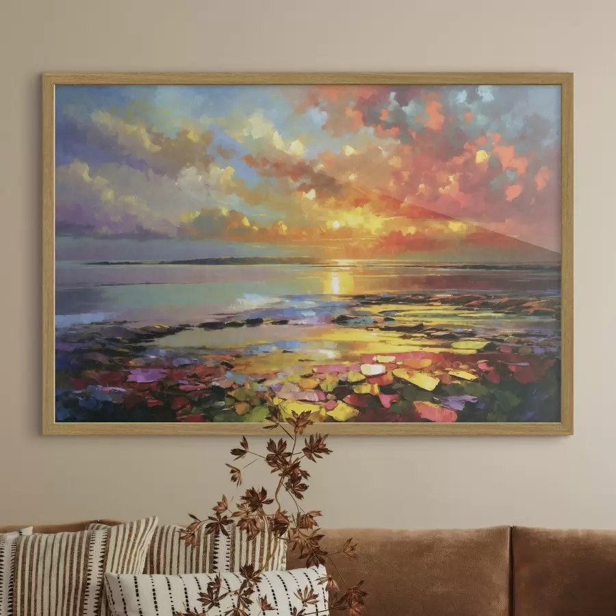 Fototapete Ein farbenprächtiger Sonnenuntergang über dem Wasser und einer felsigen Küste f50591