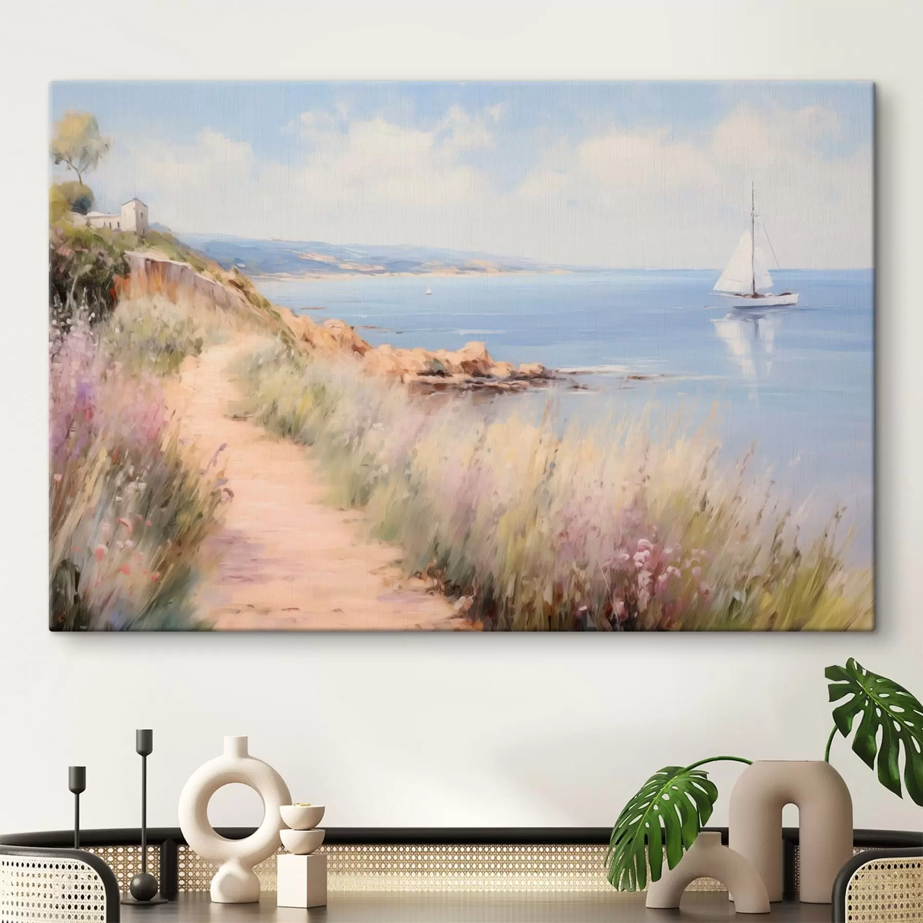 Fototapete Küstenweg mit Blumen und einem Segelboot s50592