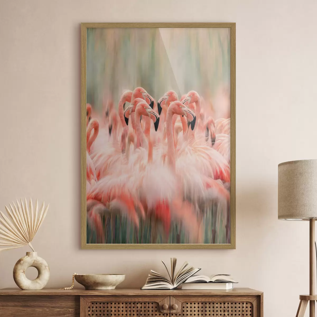 Poster Ein Schwarm rosa Flamingos mit einem künstlerischen Unschärfeeffekt in Pastelltönen f50008