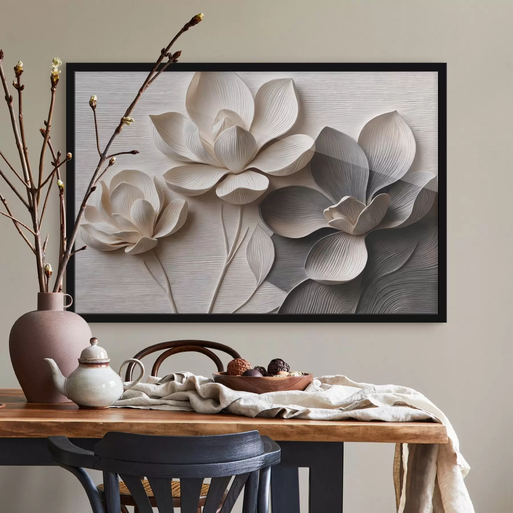 Fototapete Dekorative Blumenreliefs in hellen Creme- und Graphitfarben f50014