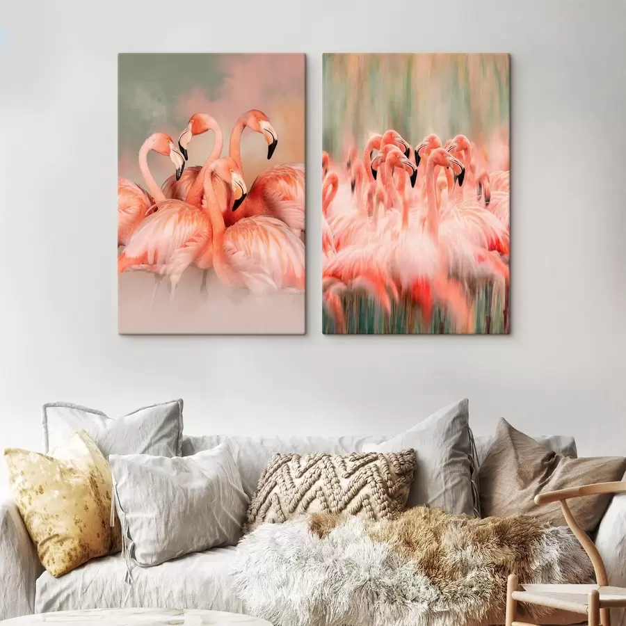 Fototapete Ein künstlerisches Diptychon mit rosa Flamingos in Pastelltönen und einem verschwommenen, nebligen Effekt m30763