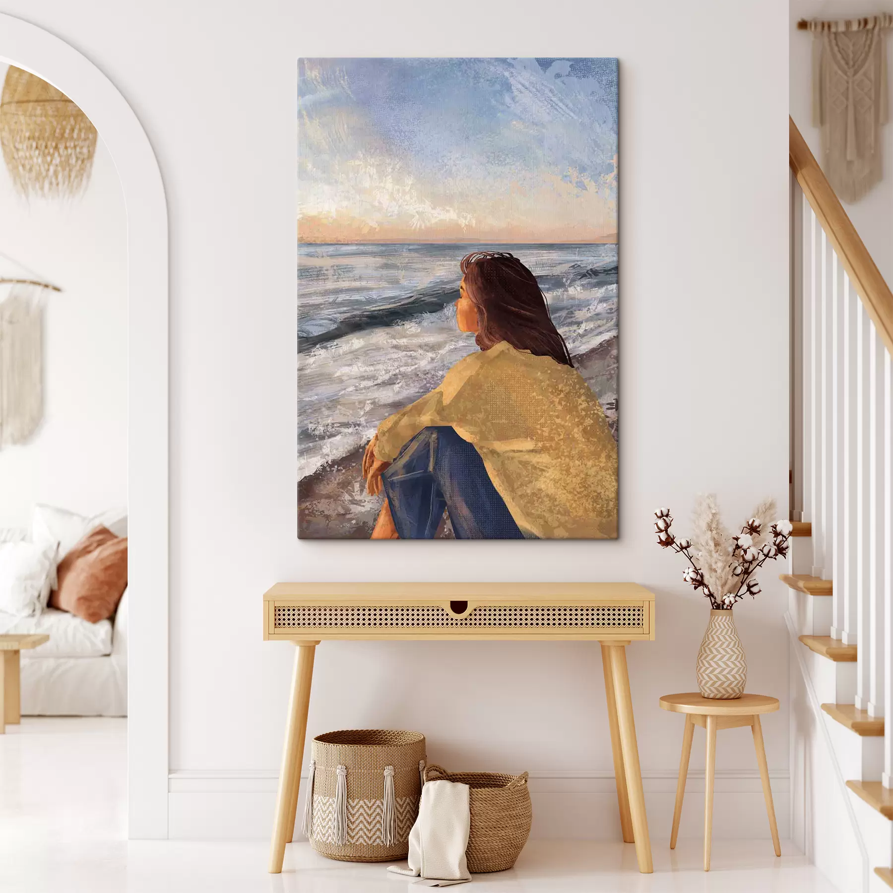 Fototapete Frau am Meer, die über die Wellen nachdenkt s35317